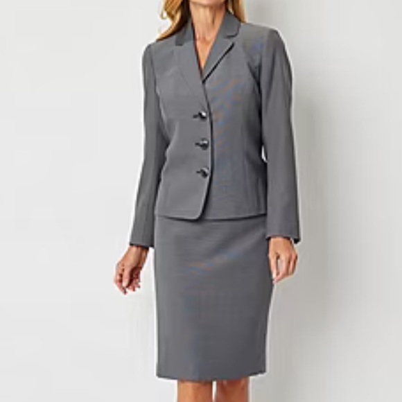 Lesuit 2pc Notch Collar suit - Picture 1 of 7